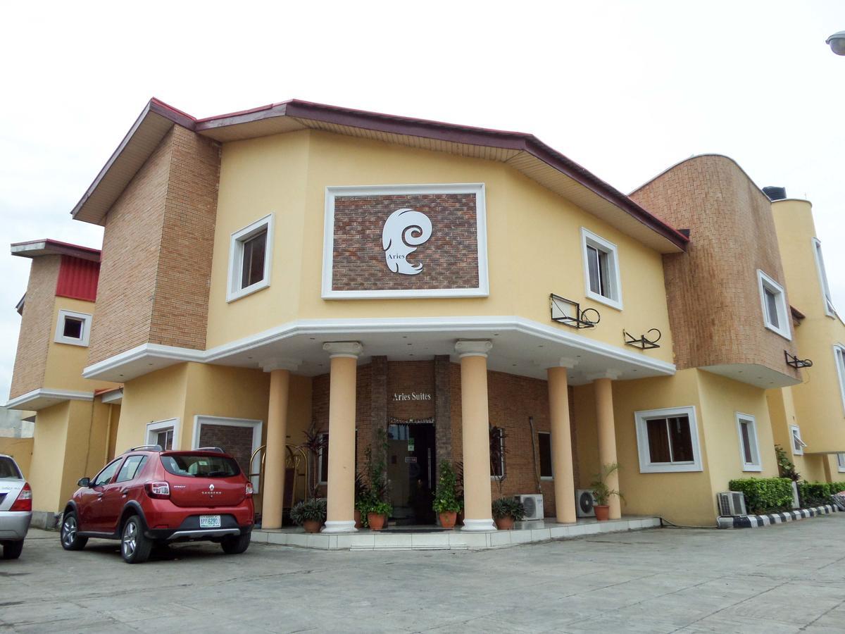 Aries Suites Lagos Exterior foto