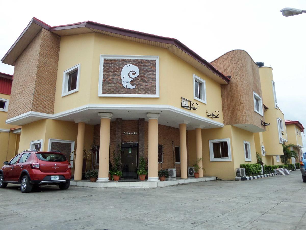 Aries Suites Lagos Exterior foto